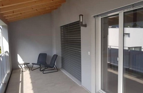 Ems Casa | Brand New Open Concept Whole House