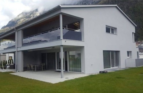 Ems Casa | Brand New Open Concept Whole House