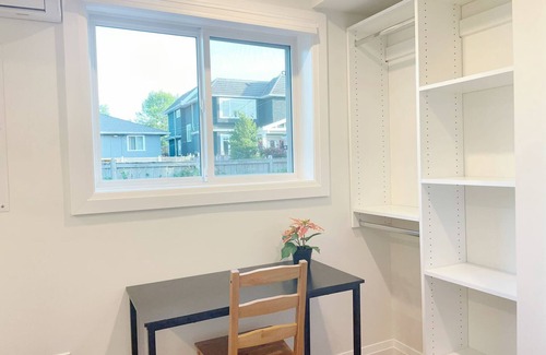 Kitsilano Casa | Brand new, peaceful first floor room for staying