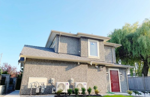 Kitsilano Casa | Brand new, peaceful first floor room for staying