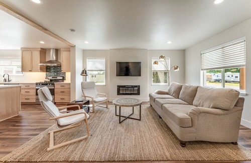 Manhattan Casa | Brand New Pet Friendly Manhattan Home in small town community!