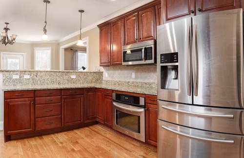 Asheville Casa | Brand New Pool and Hot Tub! Premium Wifi! Luxurious Home in Asheville. Bathrooms en-suite!
