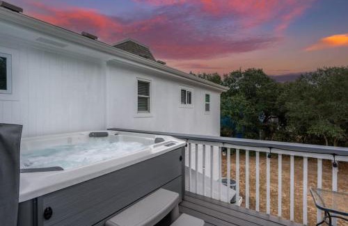 Southern Shores Casa | BRAND NEW Pool Hot Tub & Dog Friendly