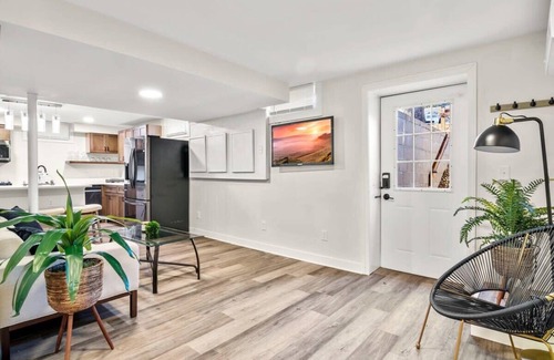 Southwest Minneapolis Apartamento | BRAND NEW! Private and Modern 2BR Unit