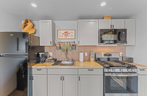 Wickenburg Casa | Brand new private secluded bungalow with breath taking views!