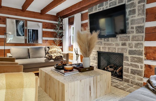 Primm Springs Cabina | Brand new private oasis w/ pickle ball, hot tub, fire pit!