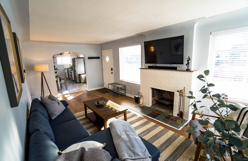 Center Line Casa | Brand New Renovation - 3BR/1BA in the heart of Metro Detroit
