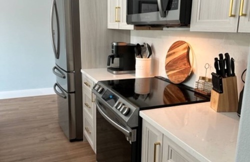 Tropic Casa | Brand new riverfront luxurious townhome with Interior designer finishes.
