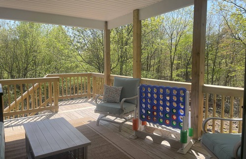 Briar Crest Woods Casa | Brand new, spacious 5-bedroom house in Blakeslee with WiFi and game room