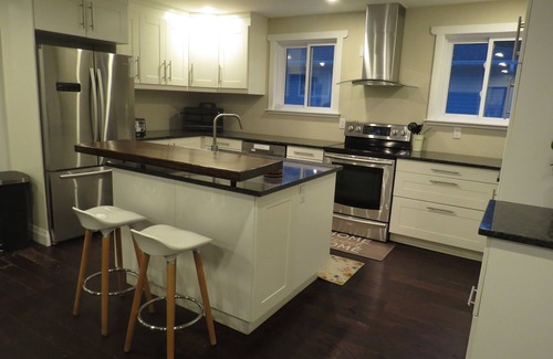Innisfil Cabaña | Brand New Spacious Cottage by Simcoe lake