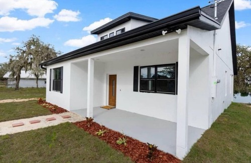 Nalcrest Casa | Brand New Spring Fed Lake Front Home