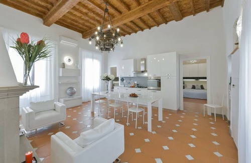San Lorenzo Apartamento | Nuevo, elegante y espacioso, de 3 dormitorios y 3 baños, apto para muebles de Italia.
