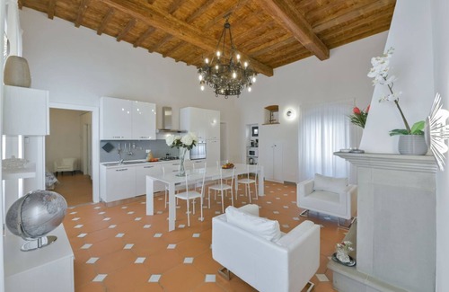 San Lorenzo Apartamento | Nuevo, elegante y espacioso, de 3 dormitorios y 3 baños, apto para muebles de Italia.