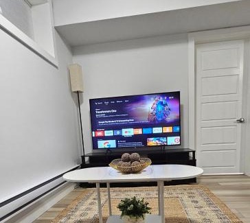 Regina Apartamento | Brand New Stylish Heartland Suite!