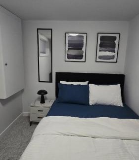 Regina Apartamento | Brand New Stylish Heartland Suite!