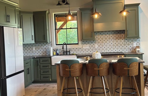 Keslers Cross Lanes Casa | Brand New! The Barn at Sunset Farm