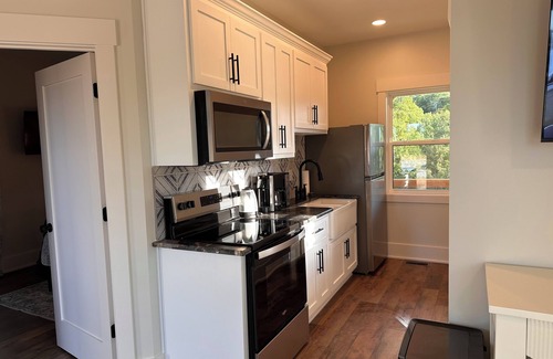 Keslers Cross Lanes Cabaña | Brand New! The Cottage at Sunset Farm