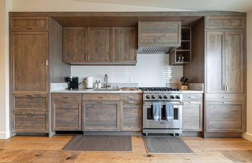 Truckee Condominio | Brand New Top Floor Condo in Truckee