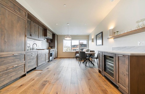 Truckee Condominio | Brand New Top Floor Condo in Truckee