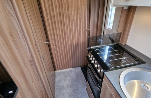 Cylch-Y-Garn Chalet De Esquí | Brand new Touring Caravan Sited all Setup Ready
