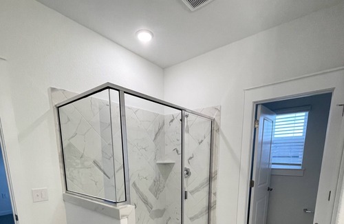 Del Valle Casa | Brand new townhouse and brand new appliances to live!