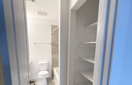 Del Valle Casa | Brand new townhouse and brand new appliances to live!