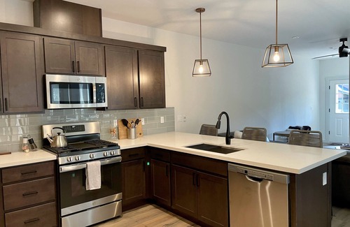 Truckee Casa | Brand New Truckee Townhome 5 Mins from Downtown