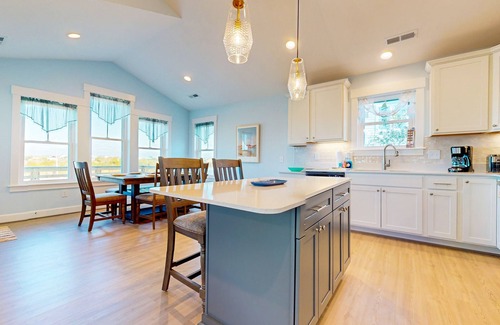 Avon Casa | Brand New Upstairs Duplex in Avon, NC with Full Kitchen and Wifi