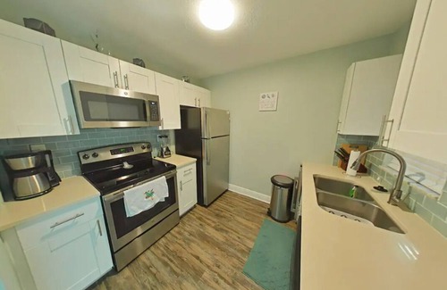 North Redington Beach Condominio | BRAND NEW-CONDO-POOL/GYM/ROOFTOP DECK-WALKING DISTANCE BEACH/PARK/SHOPS