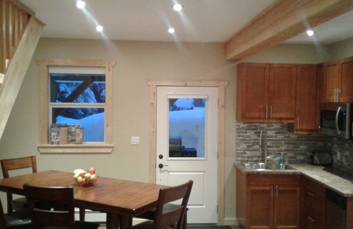 Revelstoke Casa | Nuevo alquiler de vacaciones en las montañas