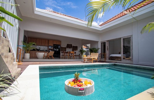 Umalas Villa | Brand new villa - Ricefield View, Canggu + Rooftop