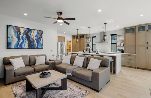 South Mission Beach Condominio | Brand New w/ Luxury Amenities | AC | Fire Pit | Walk to Beach, Bay, Shops, Eateries