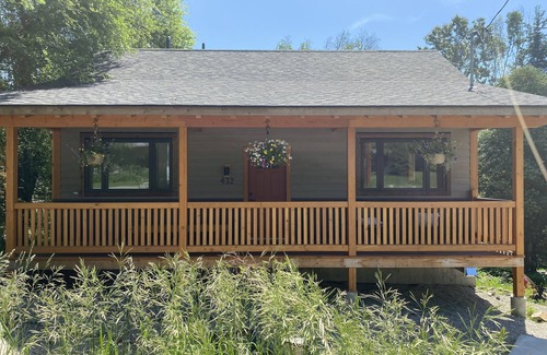 Kaslo Cabaña | Brand new walk out basement. Peaceful, and surrounded by beautiful forest.