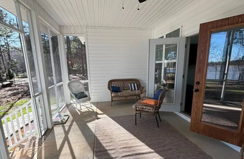 Liberty Hill Casa | Brand new waterfront house for rent on Lake Wateree