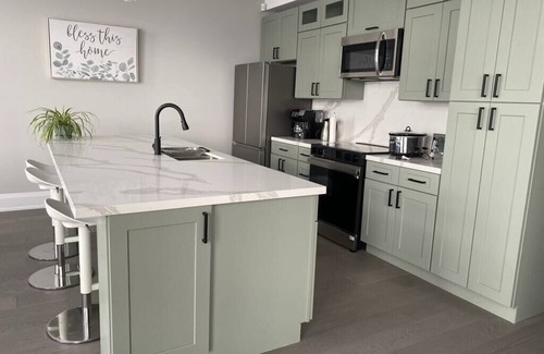Oro-Medonte Casa | Brand new waterfront LUXE lake house for a beautiful week/end away!