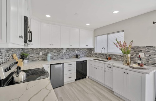 Cypress Casa | BRAND NEW welcoming 3BD house with HIGH SPEED WIFI