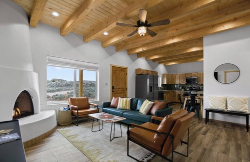 Ranchos De Taos Casa | Brand New Whole 2 Unit 3 Bedroom Gorge/Mountain Getaway with Hot Tub