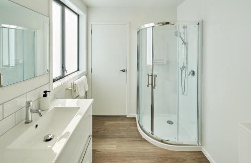 Wellington Casa | Brand New with Ocean Views