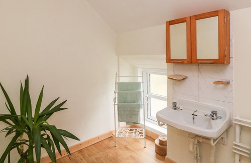 Bannow Casa | BRANDANE COTTAGE, pet friendly in Wellingtonbridge, County Wexford