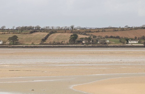 Bannow Casa | BRANDANE COTTAGE, pet friendly in Wellingtonbridge, County Wexford