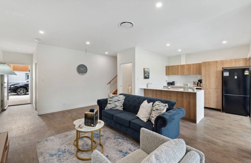 Capalaba Casa | BrandNew Modern 4BR House w/Parking/Yard/Mall/Park