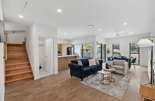 Capalaba Casa | BrandNew Modern 4BR House w/Parking/Yard/Mall/Park