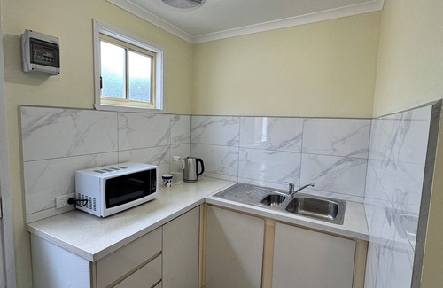 St. Albans Casa | Brandnew modern comfort room in a beautiful suburb