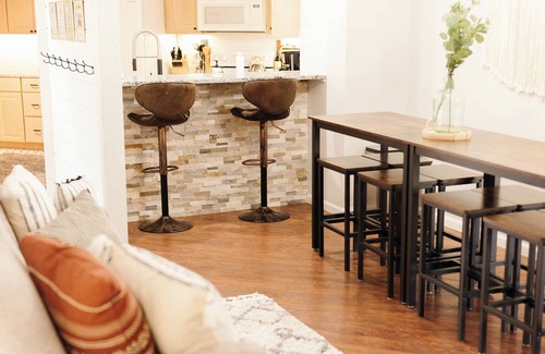 Table Rock Condominio | *Branson Boho 1* Gated on GROUND FLOOR FULLY REDONE 2 king beds, 2 full bath!!!