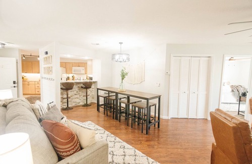Table Rock Condominio | *Branson Boho 1* Gated on GROUND FLOOR FULLY REDONE 2 king beds, 2 full bath!!!