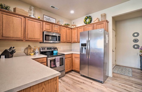 Branson West Villa | Branson West Villa w/ Golf Course View & Pool!