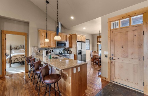 Powell Butte Cabina | Brasada Ranch | 2 Full Suites | On Golf Course