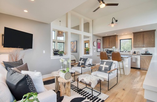 Powell Butte Casa | Brasada Ranch Retreat | Hot Tub + Views | Resort Access w/ Pools | Hat Rock Loop