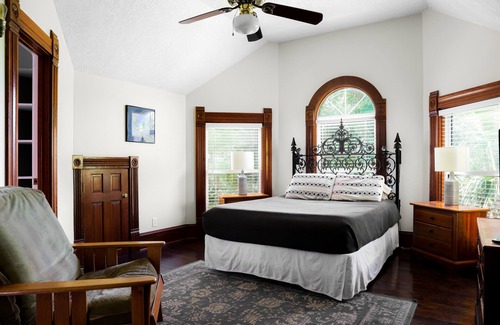 Clarksville Cama Y Desayuno | Brava House Bed and Breakfast
