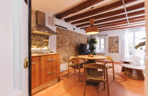 Barri Vell Apartamento | Bravissimo Calderers El Cavall, in the Old Town